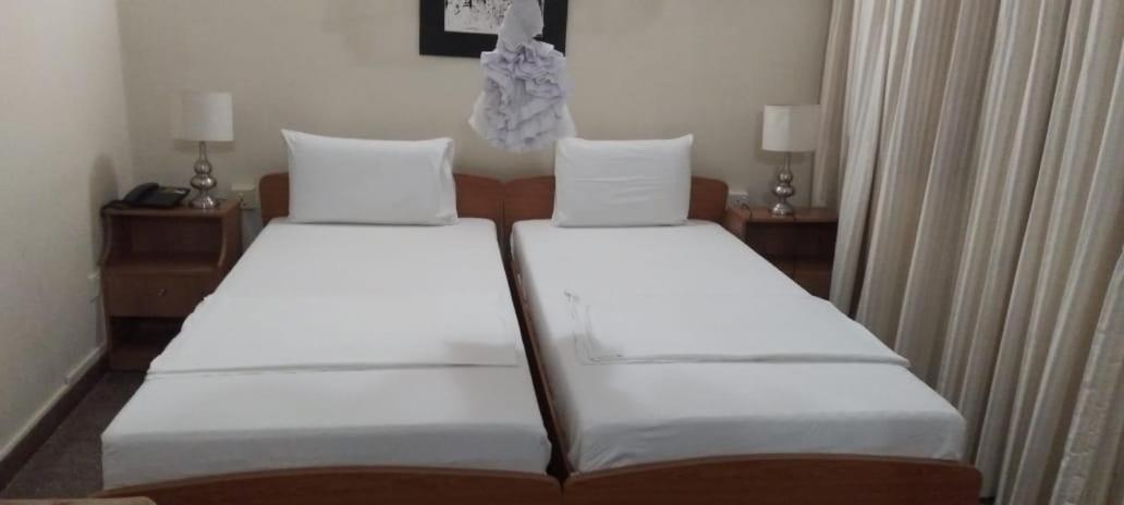 Milano Tourist Rest Hotel Anuradhapura Exterior photo