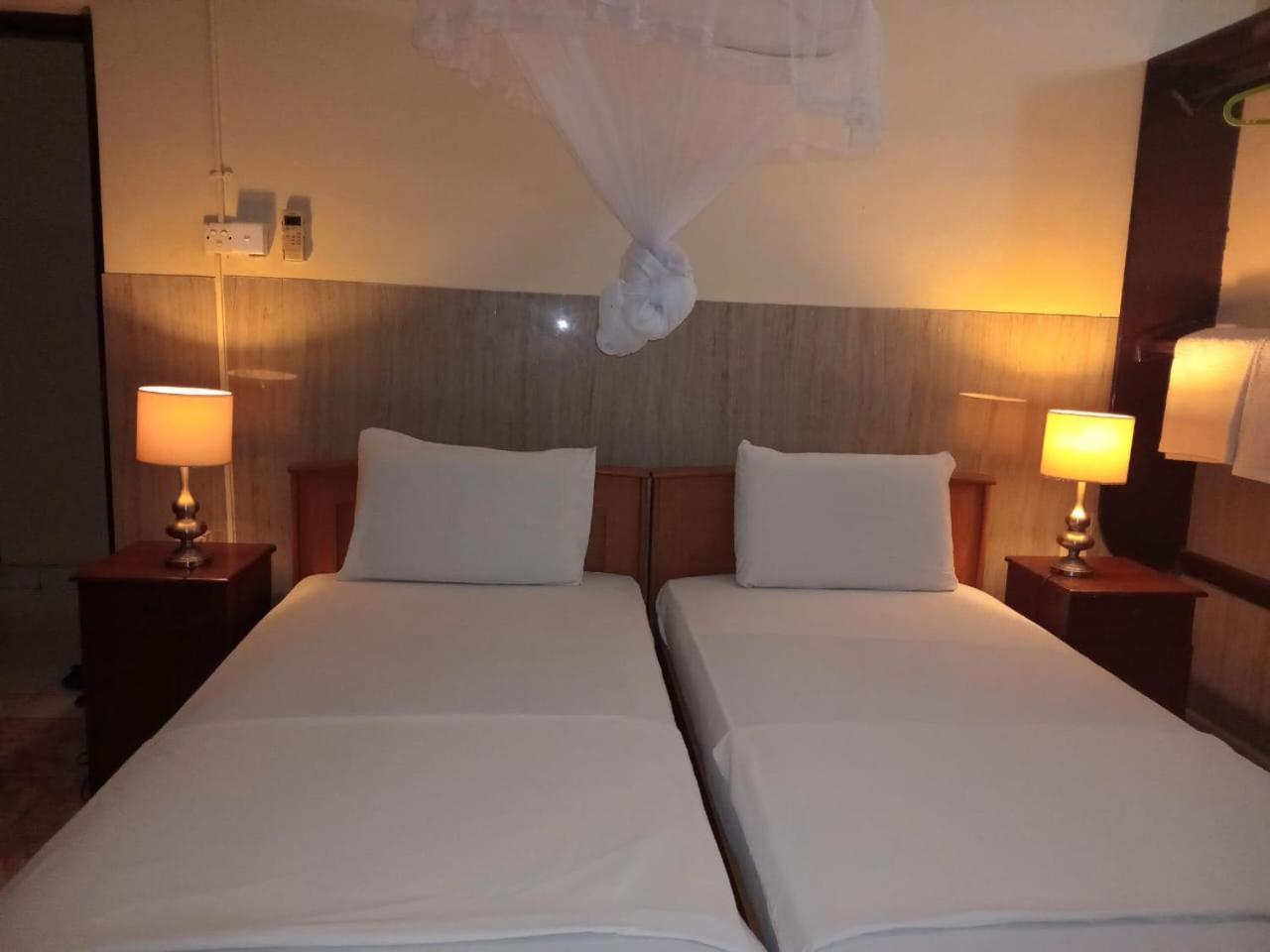 Milano Tourist Rest Hotel Anuradhapura Exterior photo