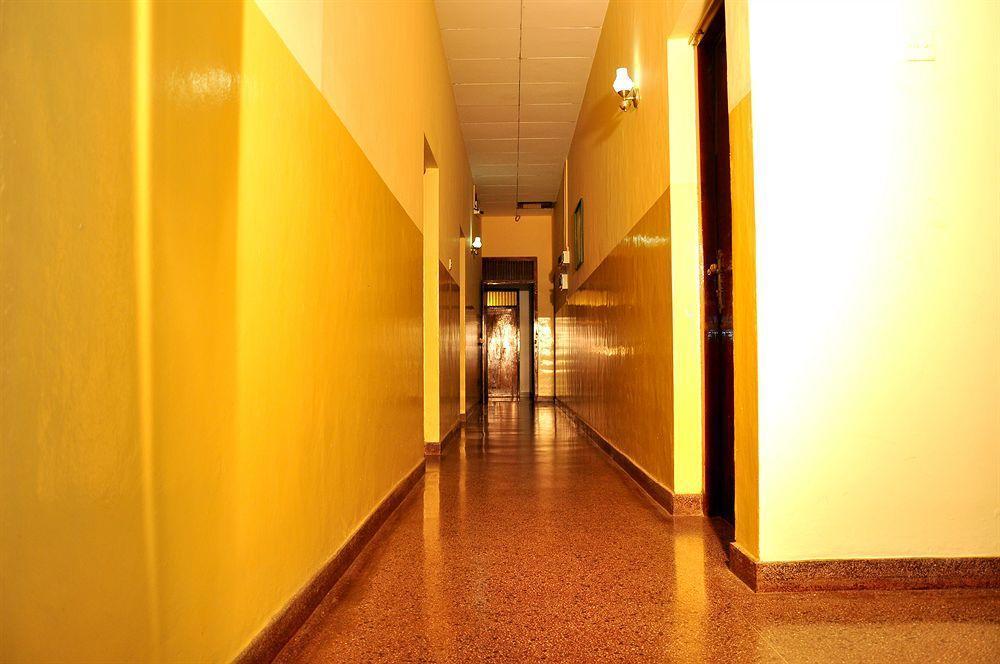 Milano Tourist Rest Hotel Anuradhapura Exterior photo